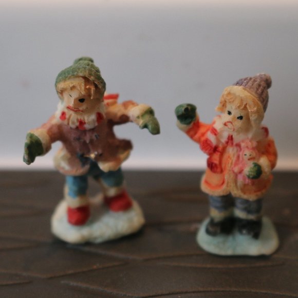 Large pieces CHRISTMAS VILLAGE Figurine Lot People Accessories figures lot #2 - Picture 2 of 9